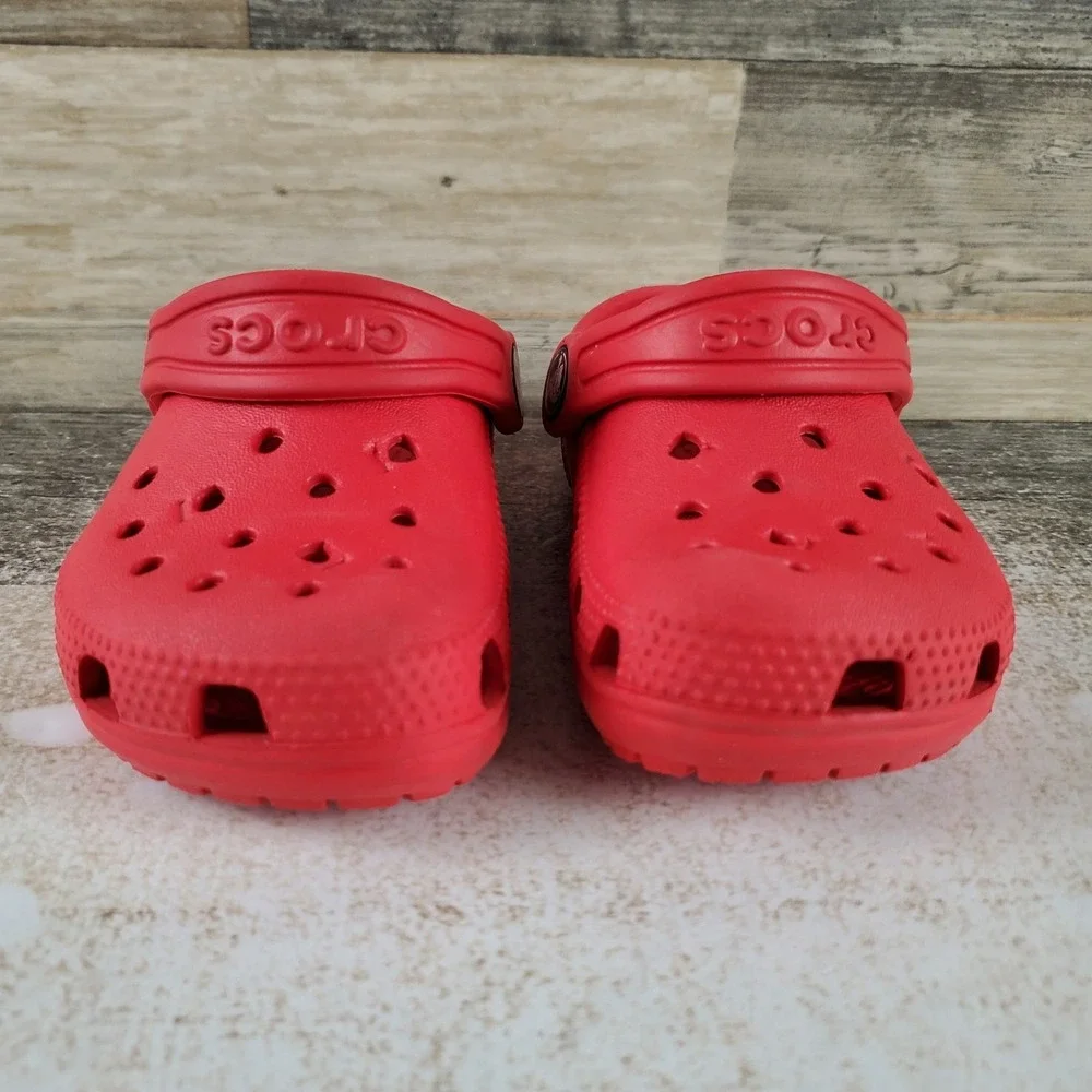 Crocs Classic Clog Kids Sz 7 C7 Red Rubber Round Toe Comfort Slip On Slingback